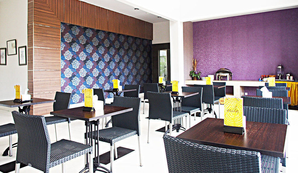 Hotel Tilamas Juanda Sawotratap Exterior photo